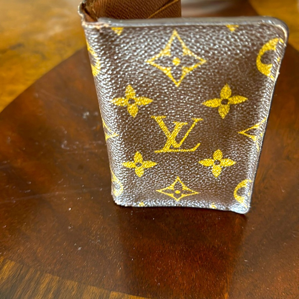 Louis Vuitton Monogram Card Holder